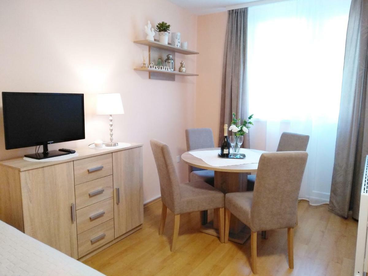 Sunray Studio Apartment Загреб Екстер'єр фото